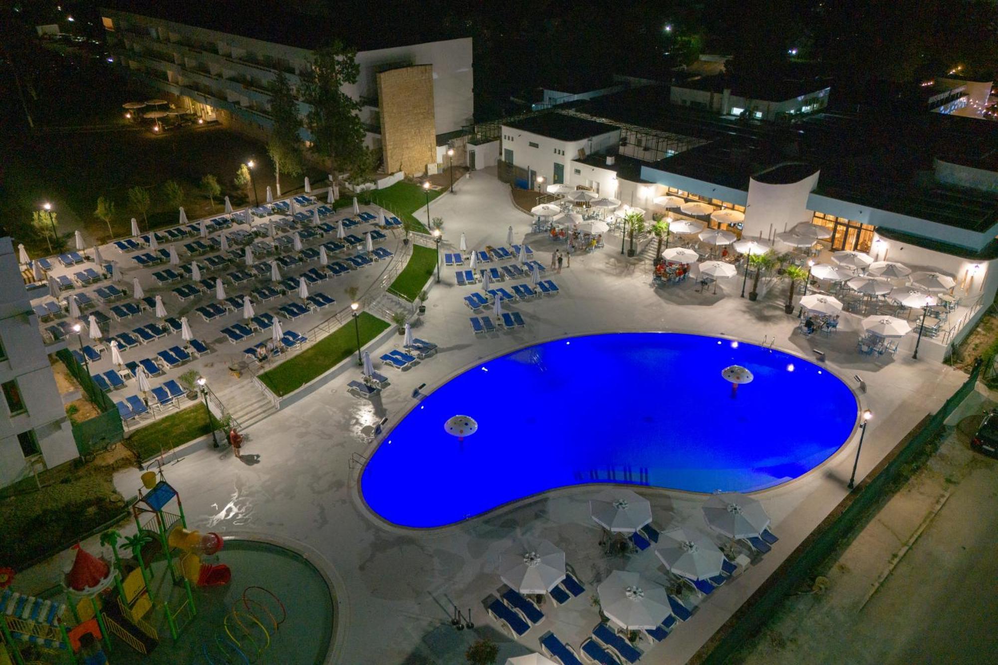 Mera Holiday Resort Venus Luaran gambar